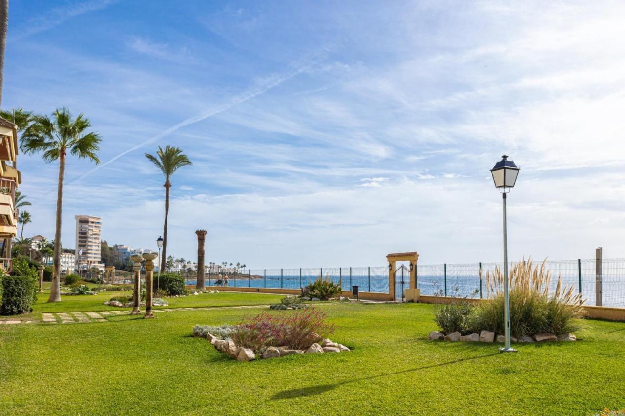 Holidays2Mijas Costa Lubina Del Sol Frontline Beach, Pool, Terrace, Seaview & Parking Sitio de Calahonda Exterior foto